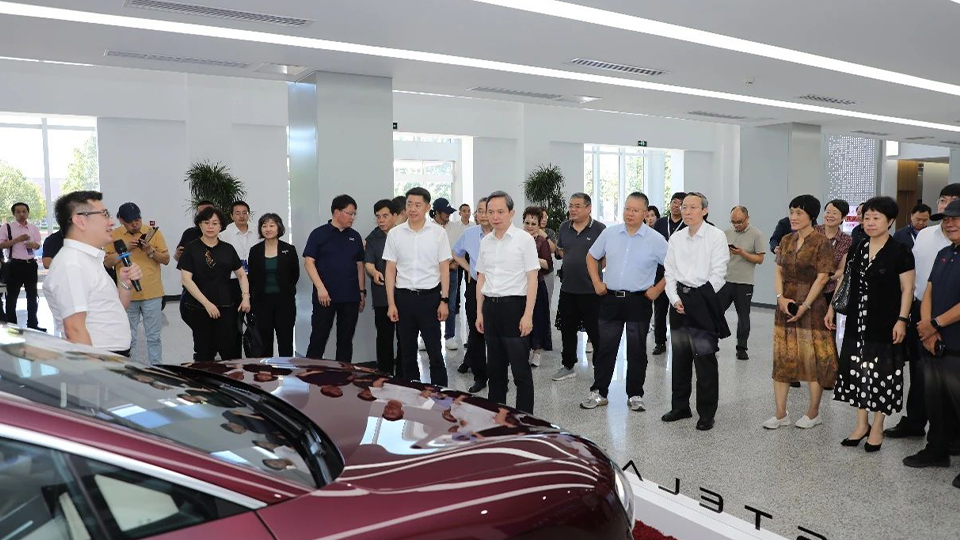 市政協委員點贊“北汽智造”