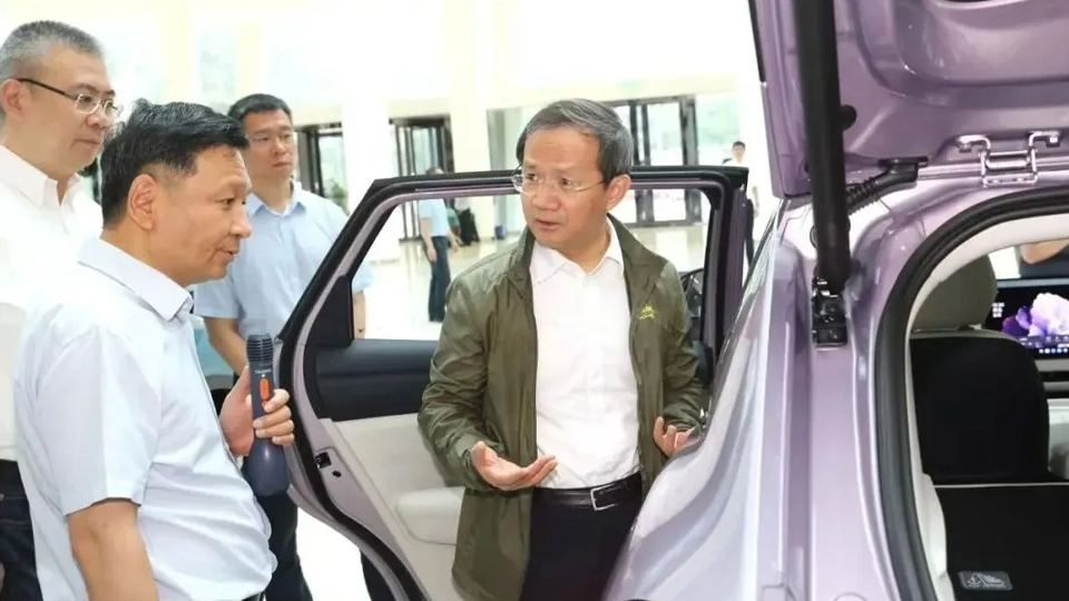市委副書記、市長殷勇調(diào)研北汽集團(tuán)，強(qiáng)調(diào)要當(dāng)好本市汽車產(chǎn)業(yè)中堅(jiān)力量